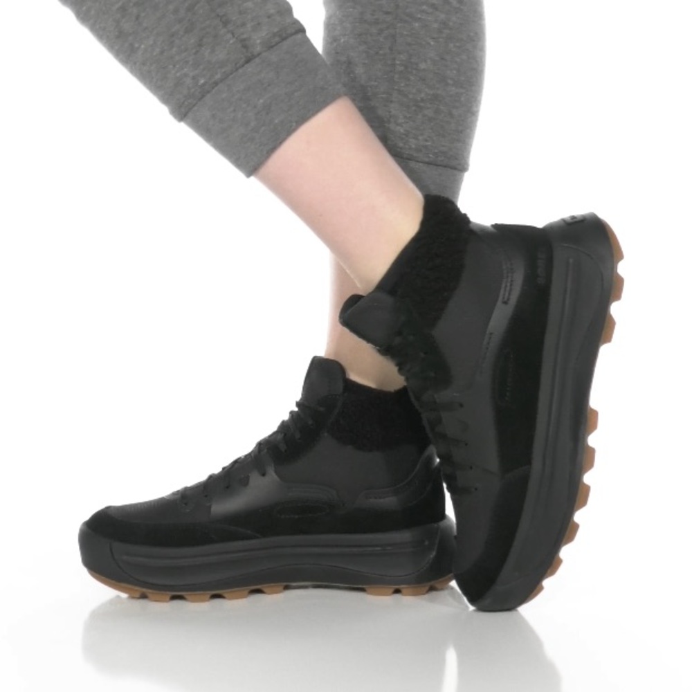 SOREL Womens Black Mid Top Lace Up Cozy Sneaker Boots Size 9 New in Box Outdoors